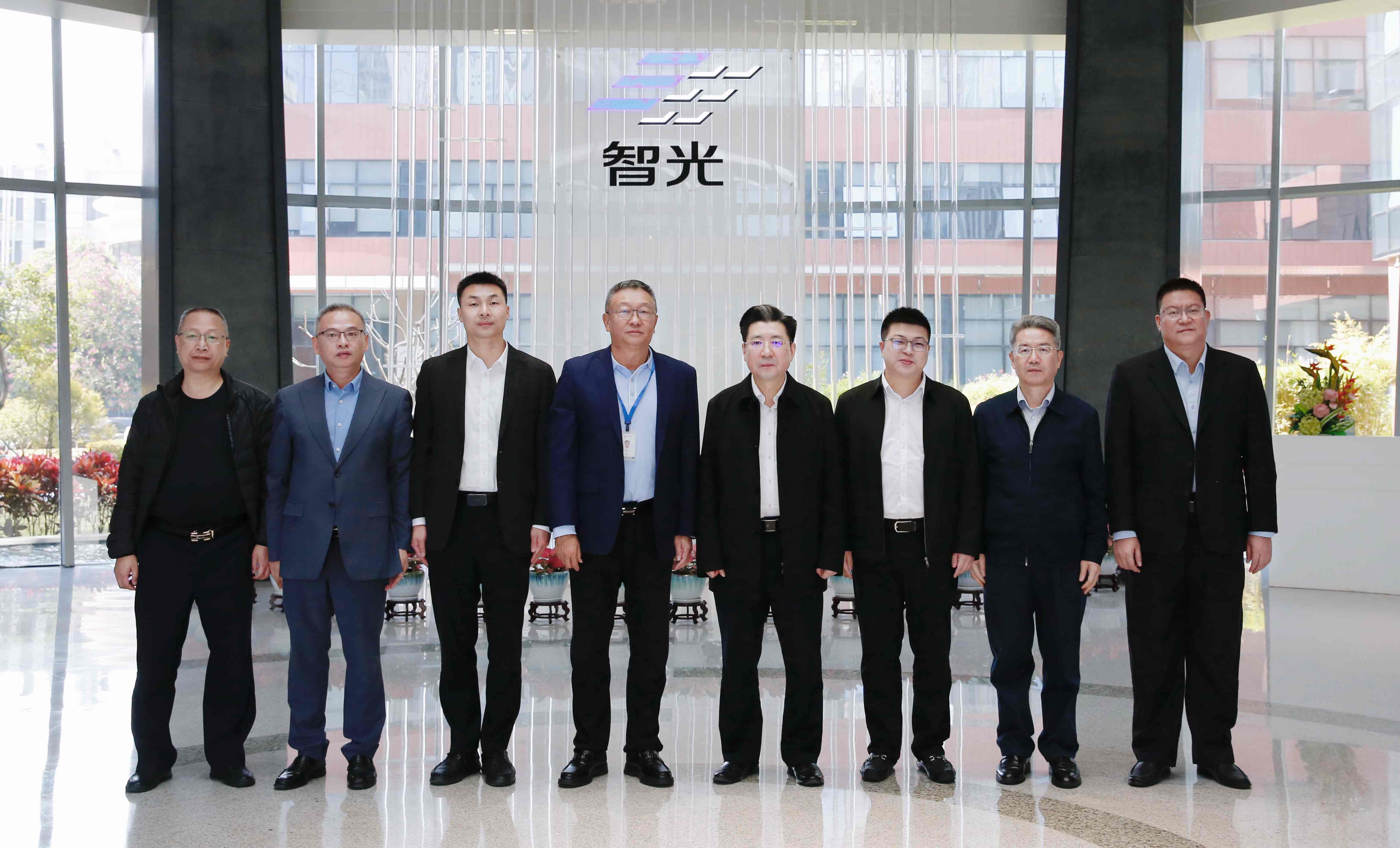 梅州市委副书记、市长王晖一行莅临sunbet申搏调研交流